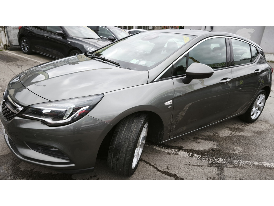 2019 Opel Astra - image 3
