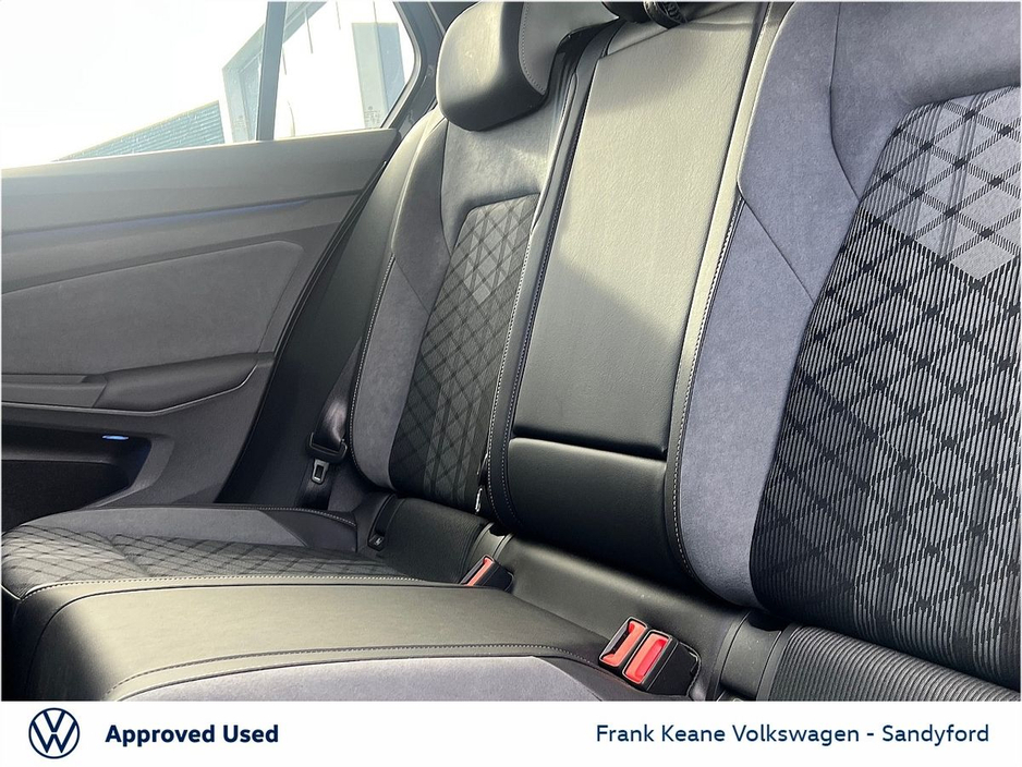 2023 Volkswagen Golf - image 6