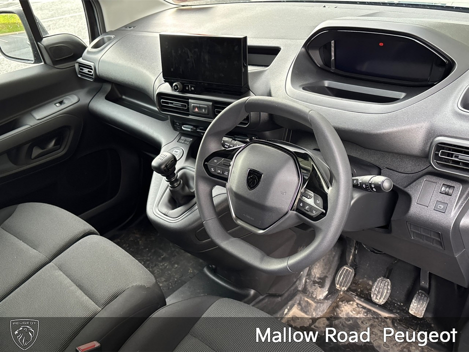 2026 Peugeot Partner - image 2