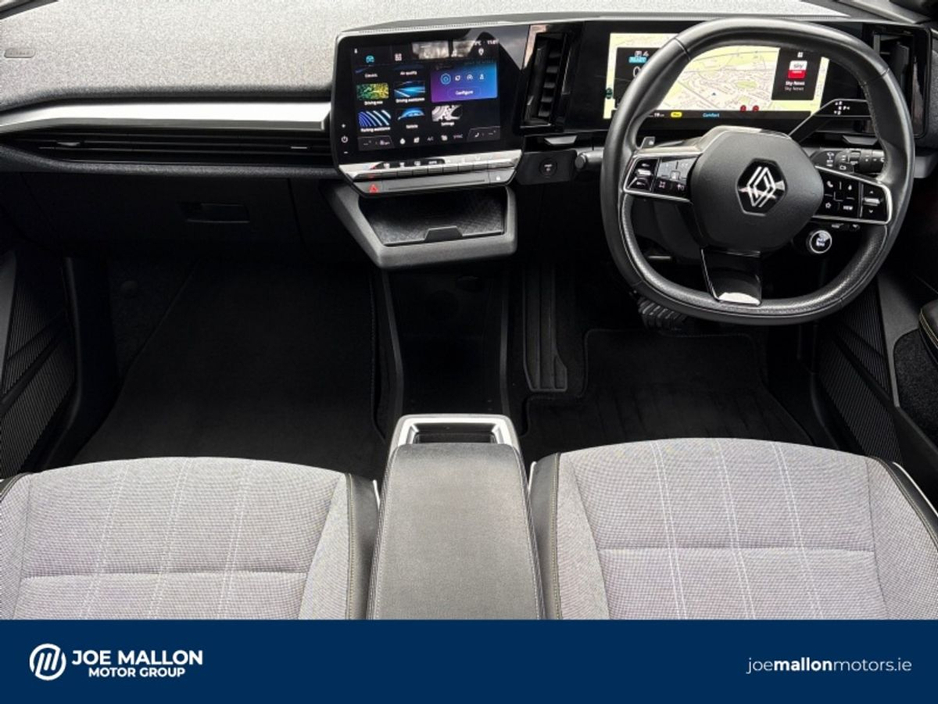 2023 Renault Megane E-Tech - image 4