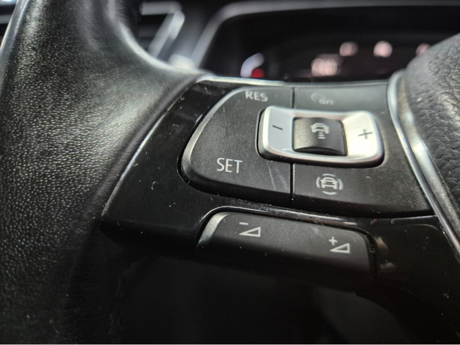 2020 Volkswagen Tiguan - image 6