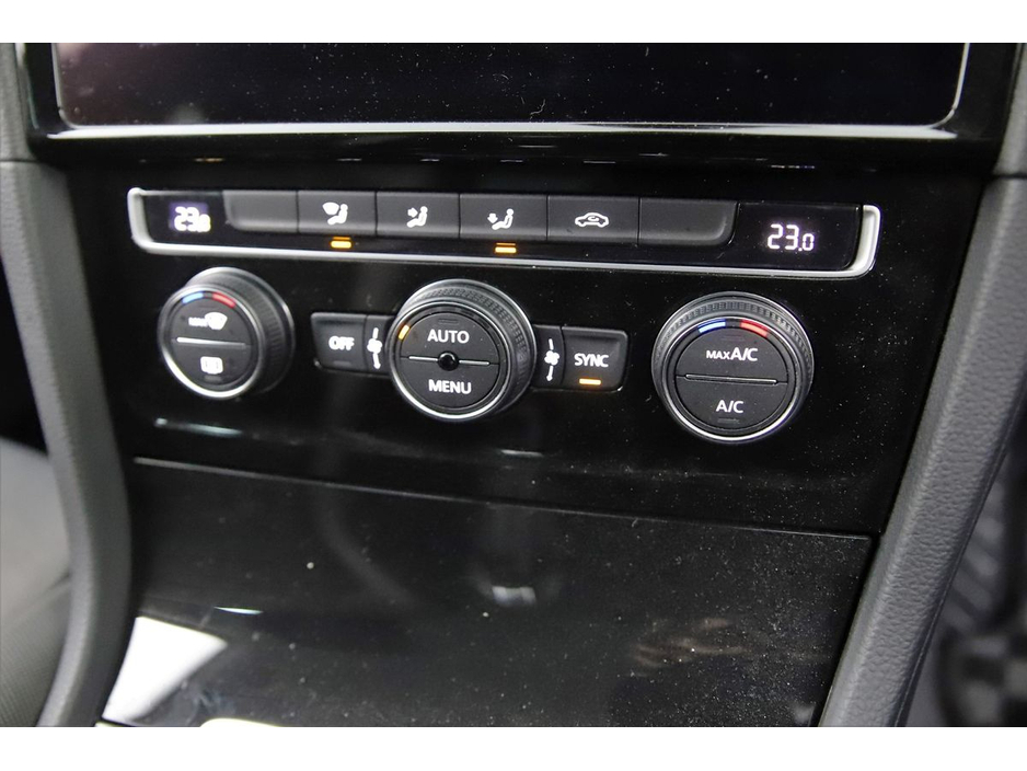 2018 Volkswagen Golf 1.4 TSI DSG HIGHLINE MK7.5 *VERY LOW MILEAGE*UPGRADED 17"ALLOY WHEELS* €19,890