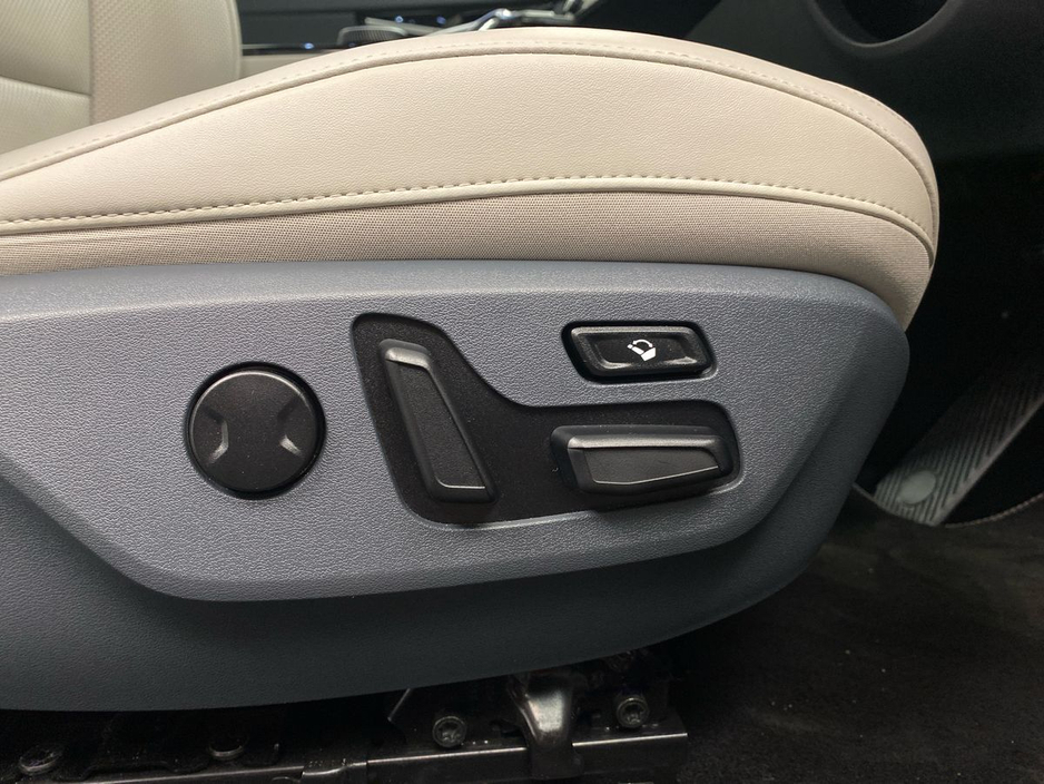 2022 Kia EV6 - image 13