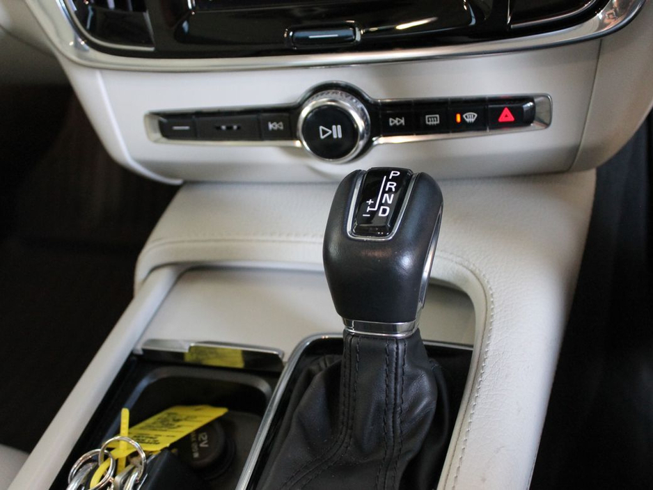 2019 Volvo V90 D4 MOM 5DR Auto €29,499