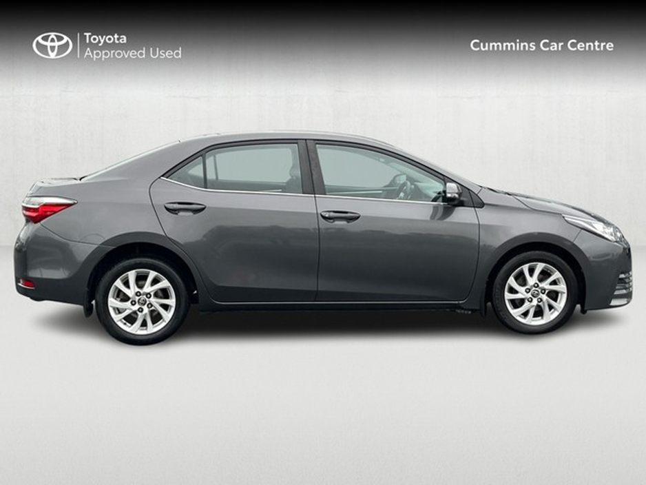 2018 Toyota Corolla - image 3