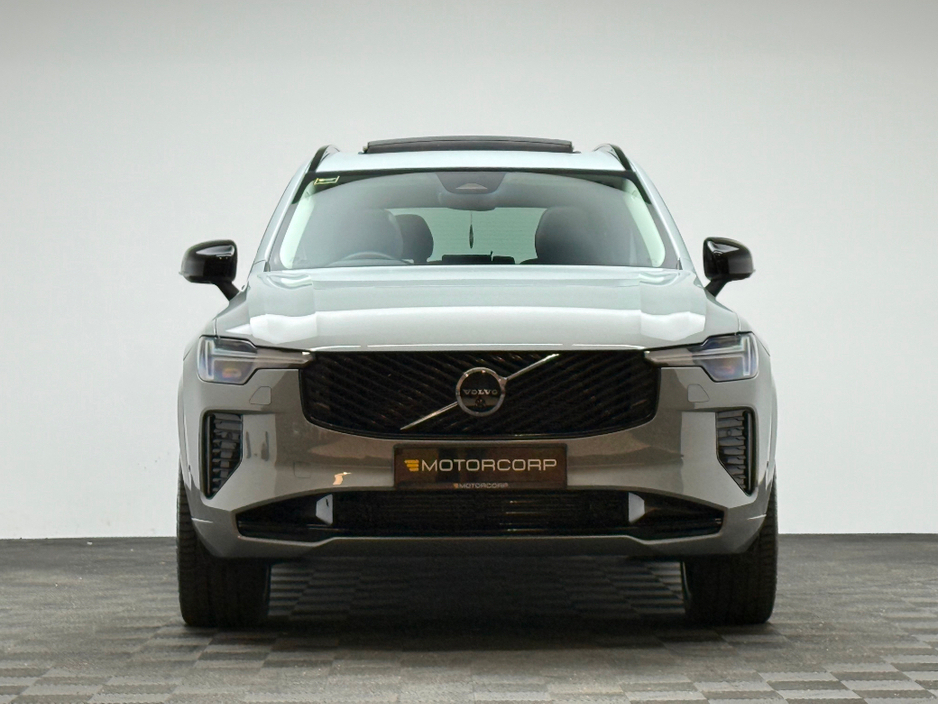 2025 Volvo XC90 - image 2
