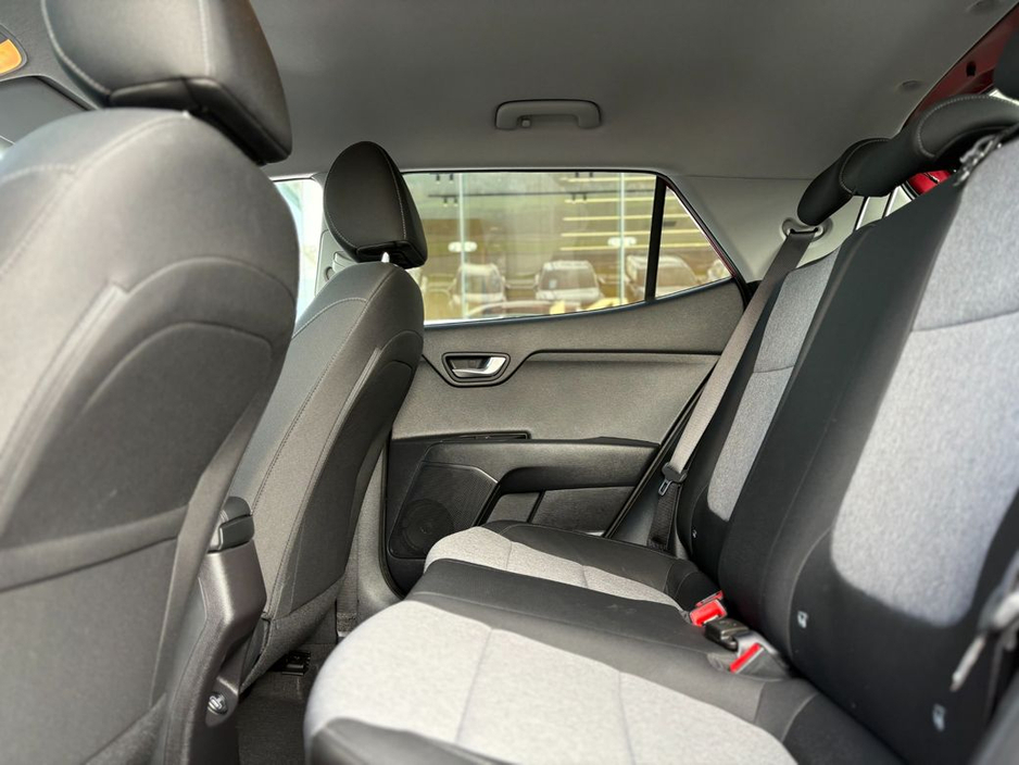 2023 Kia Stonic - image 3