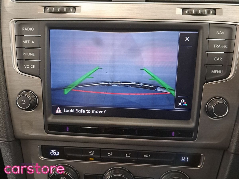 2015 Volkswagen Golf - image 21