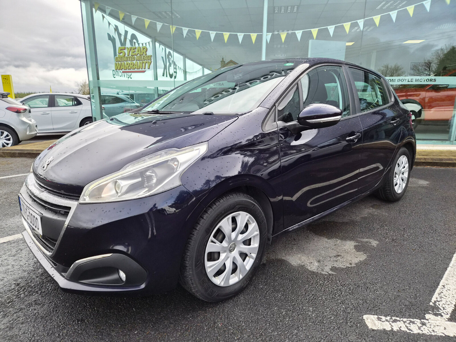 2017 Peugeot 208 - image 6