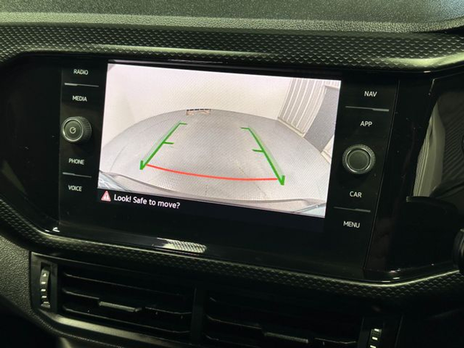 2023 Volkswagen T-Cross - image 18