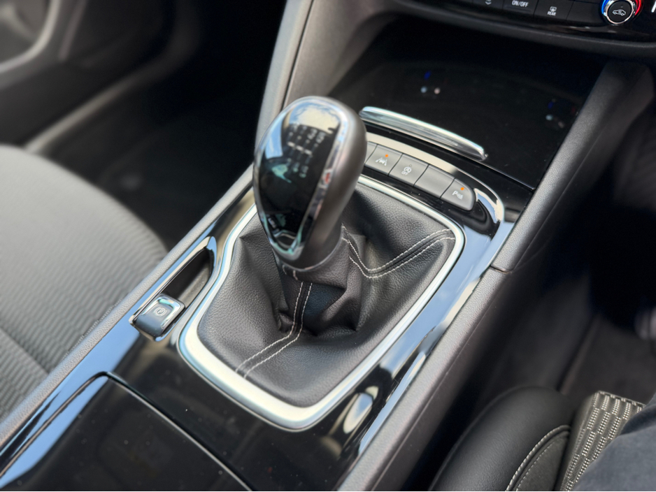 2018 Opel Insignia - image 27