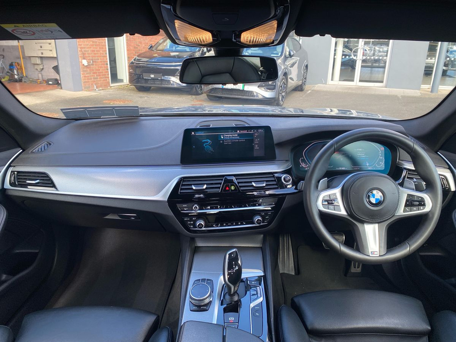 2020 BMW 5 Series - image 15