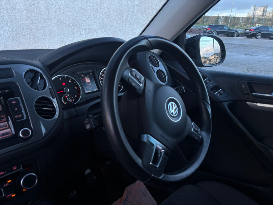 2015 Volkswagen Tiguan - image 19
