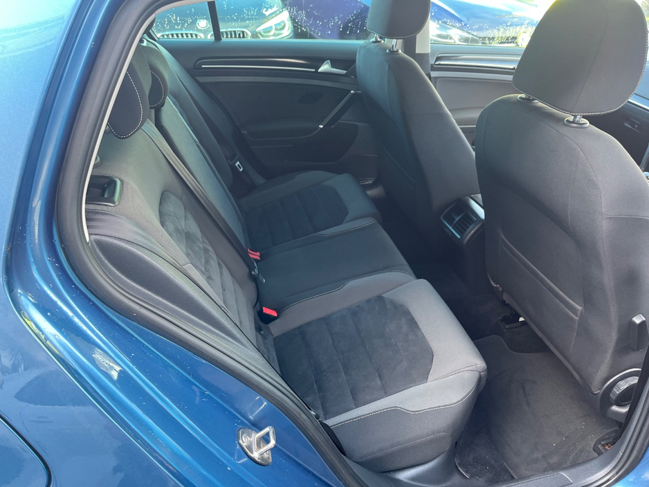 2013 Volkswagen Golf - image 7