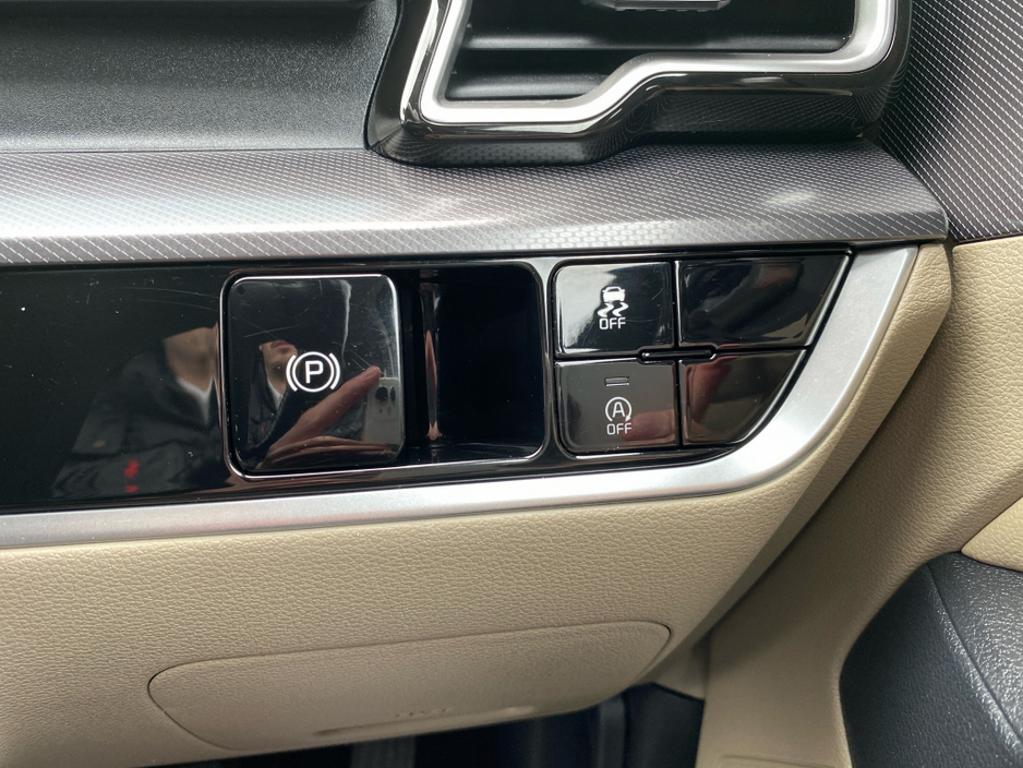 2022 Kia Sportage - image 12