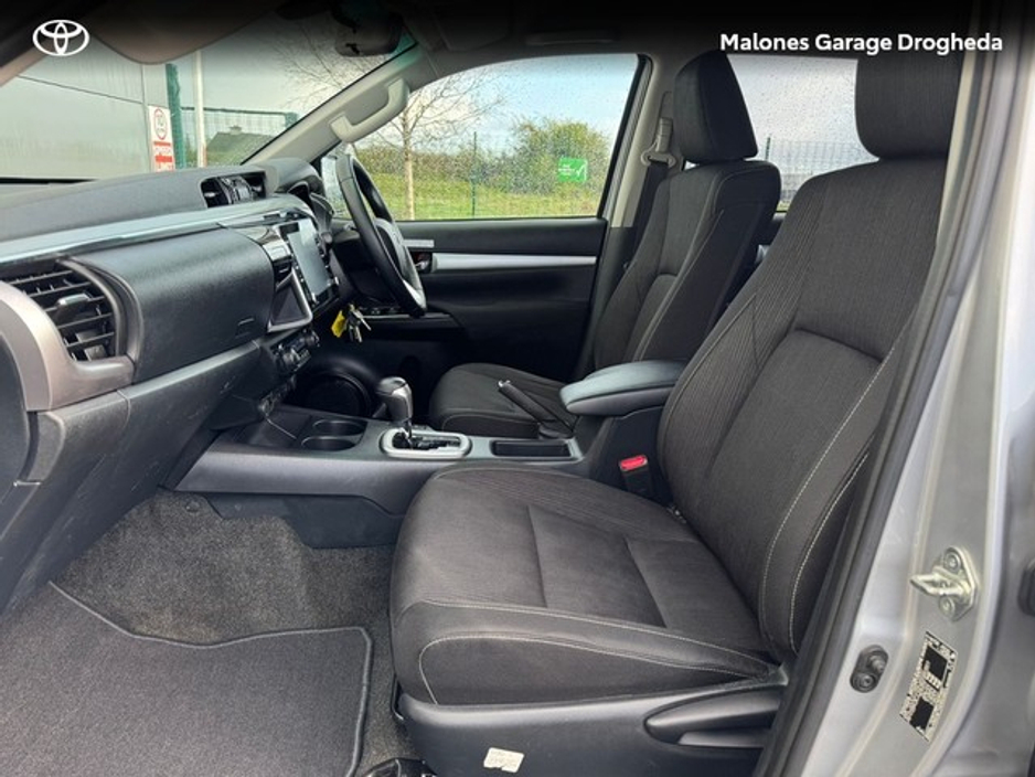 2023 Toyota Hilux - image 6