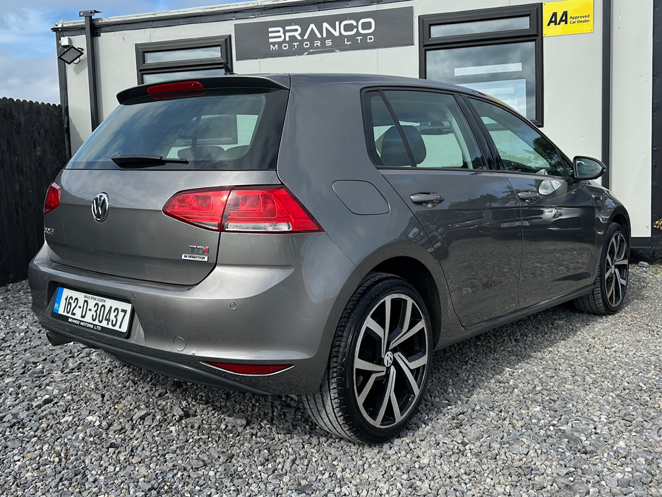 2016 Volkswagen Golf - image 8