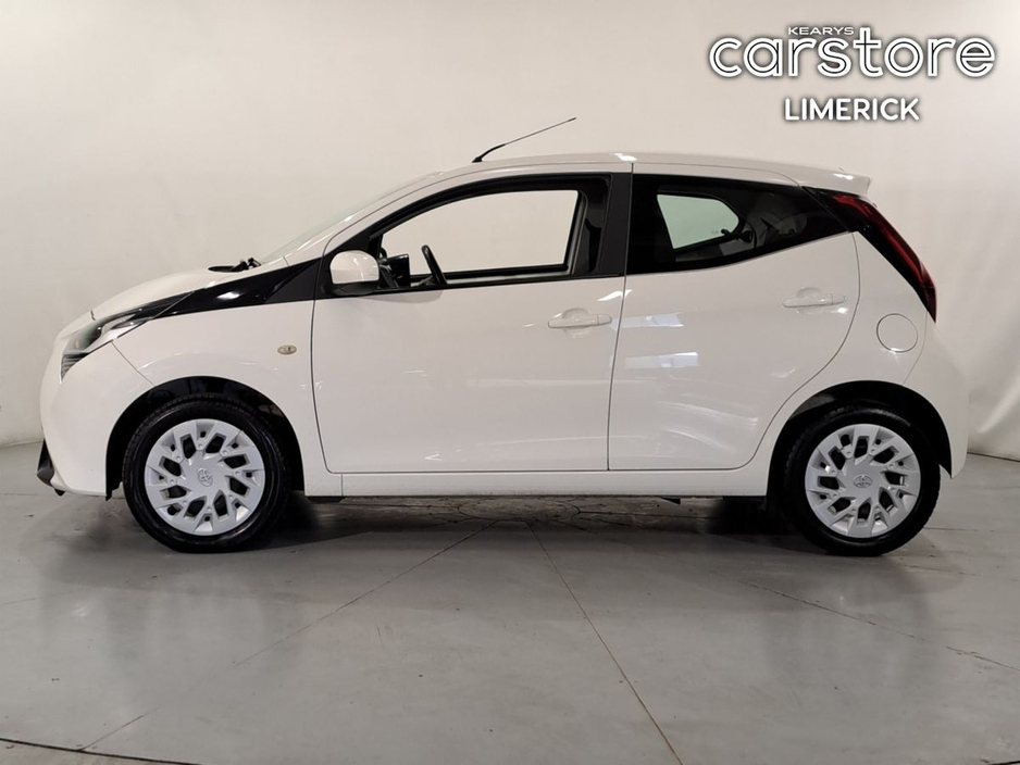 2021 Toyota Aygo - image 6