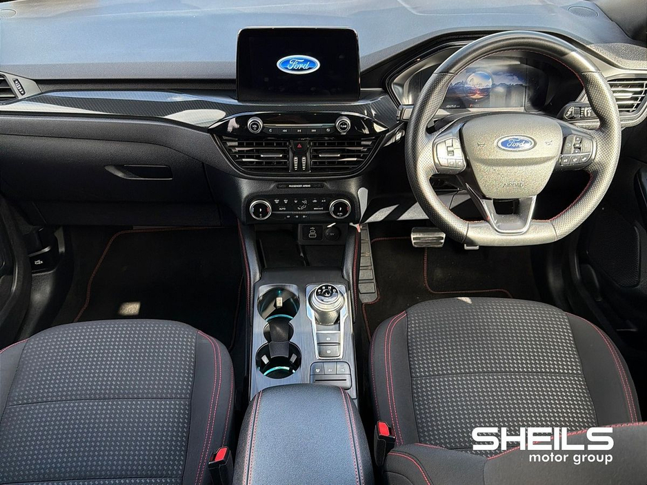 2023 Ford Kuga - image 3