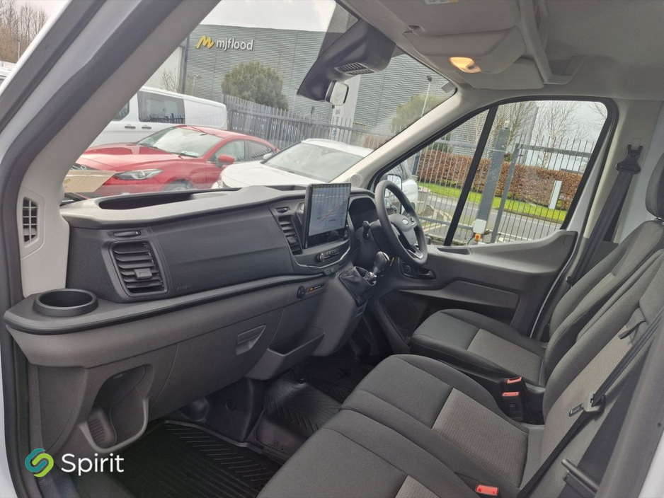 2025 Ford Transit - image 5