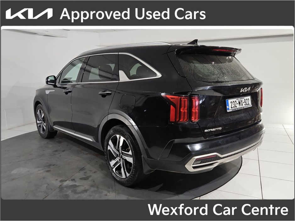 2023 Kia Sorento - image 3
