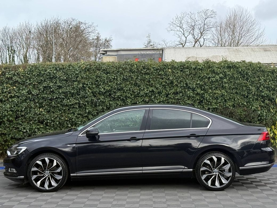 2018 Volkswagen Passat - image 3
