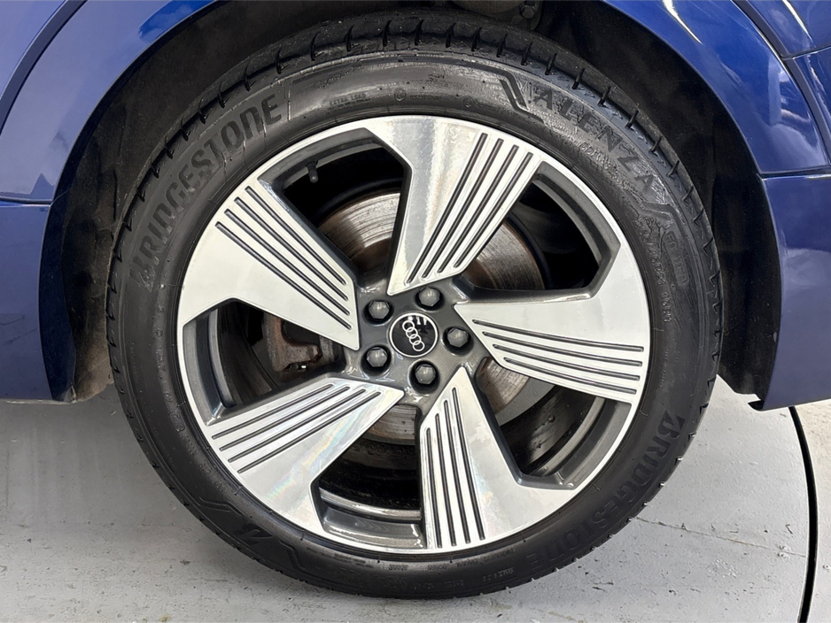 2023 Audi e-tron - image 17