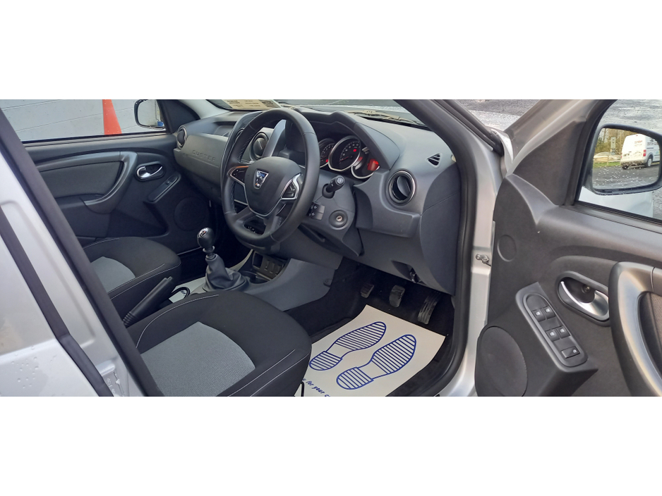 2018 Dacia Duster - image 10