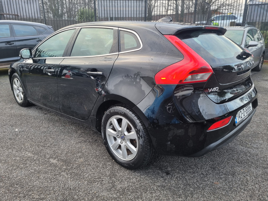 2014 Volvo V40 - image 22