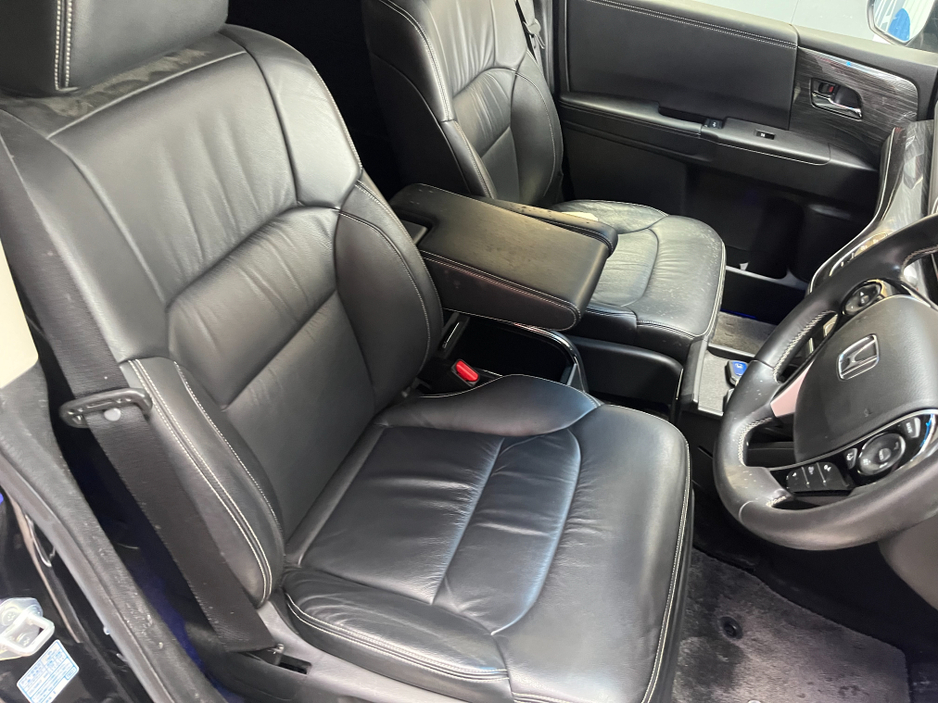 2017 Honda Odyssey - image 10