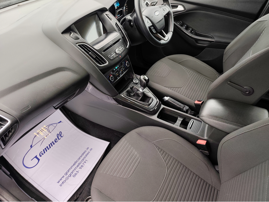 2017 Ford Focus - image 11