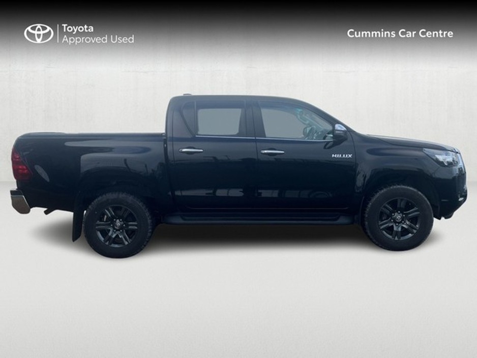 2025 Toyota Hilux 2.4 SR5 D/CAB AUTO €48,950