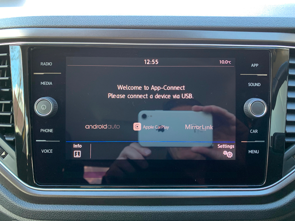 2018 Volkswagen T-Roc - image 27