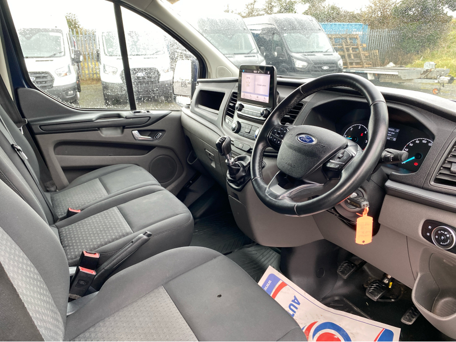 2021 Ford Transit Custom - image 8