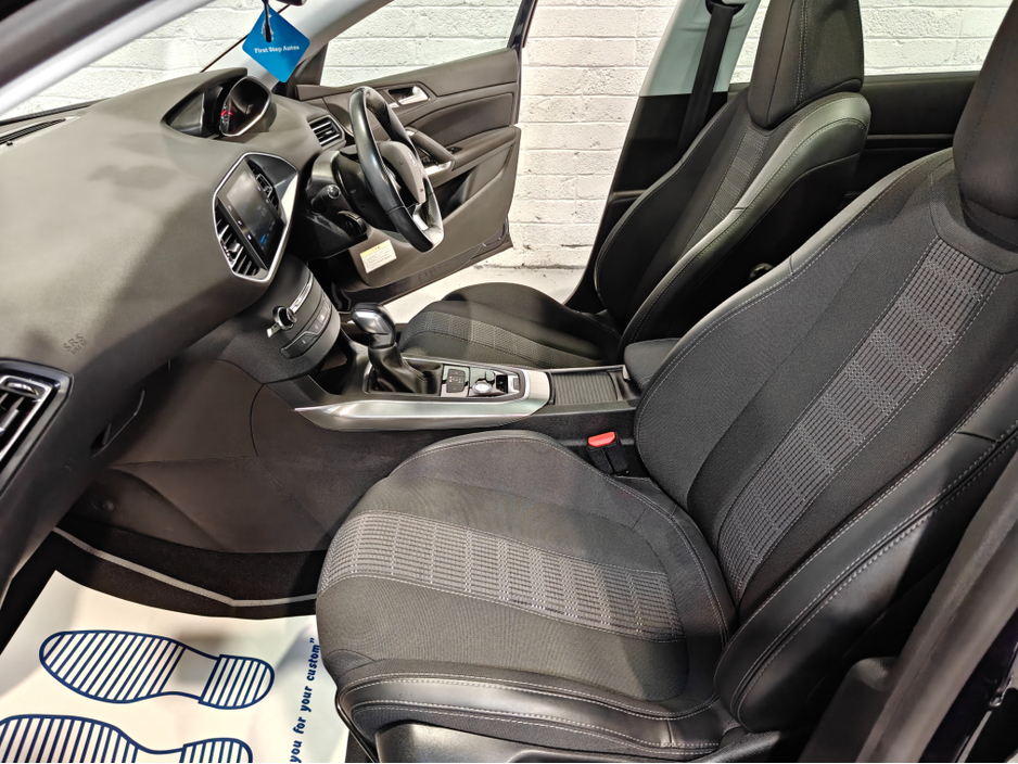 2018 Peugeot 308 - image 20