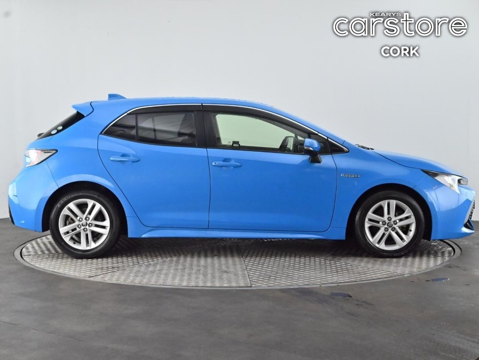 2020 Toyota Corolla - image 2