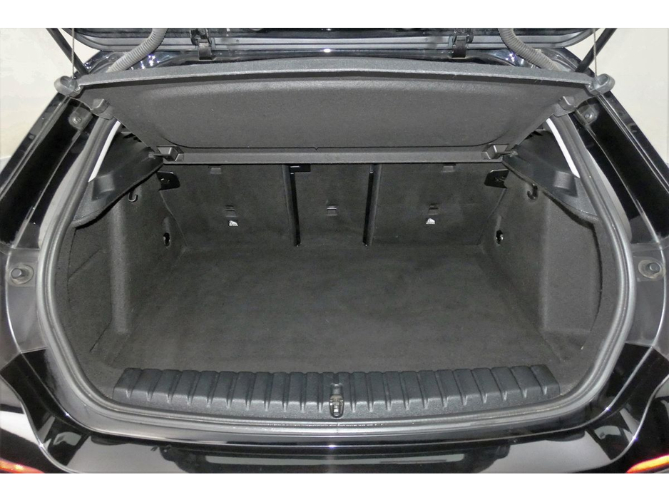 2020 BMW 1 Series - image 14