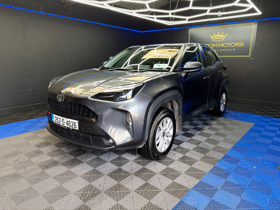 2025 Toyota Yaris Cross - image 7