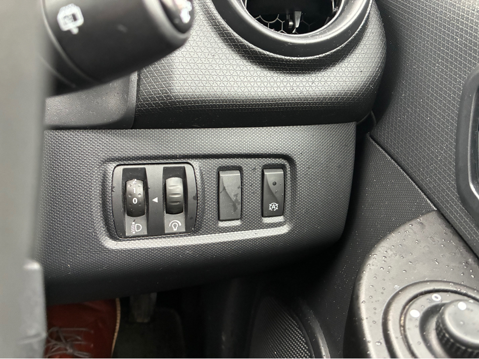 2014 Renault Clio IV EXPRESSION TCE 90 4DR €7,900