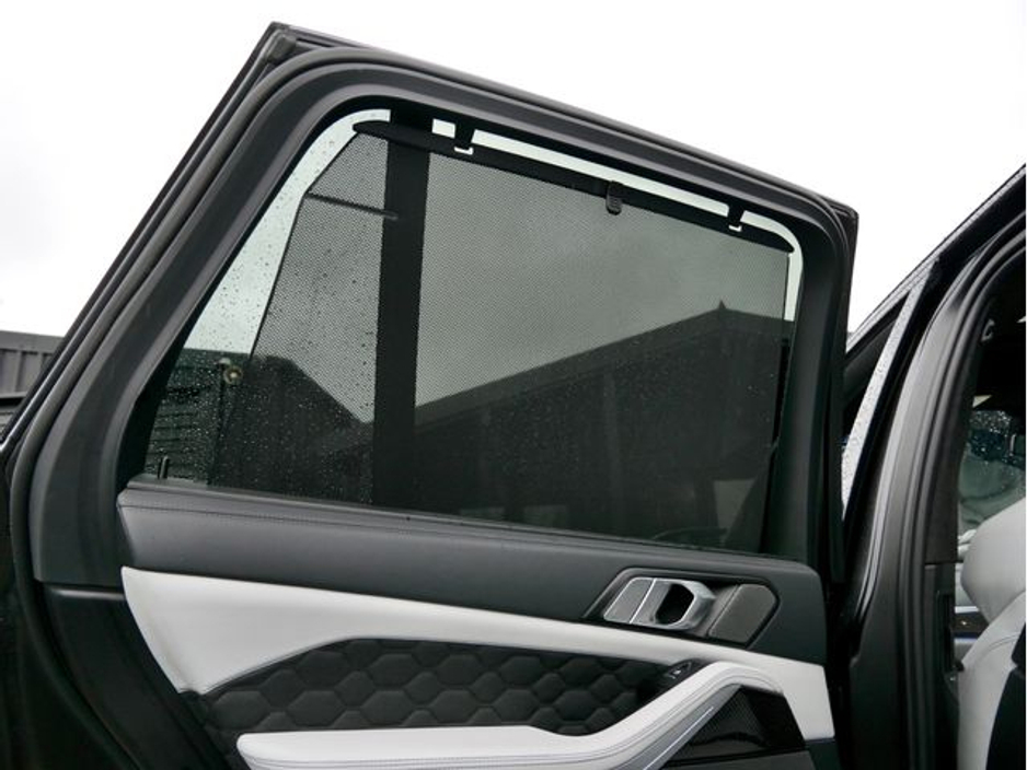 2022 BMW X5 - image 34