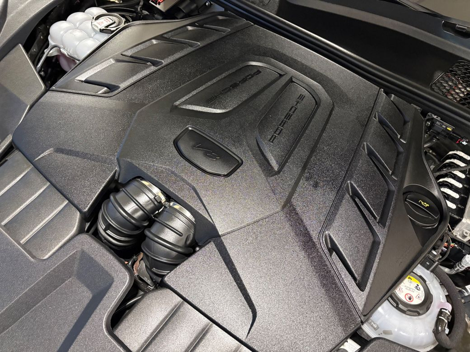 2024 Porsche Cayenne - image 16