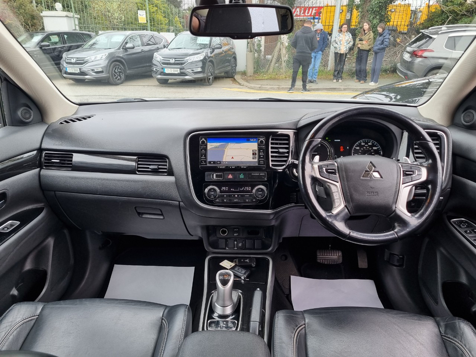 2016 Mitsubishi Outlander - image 15