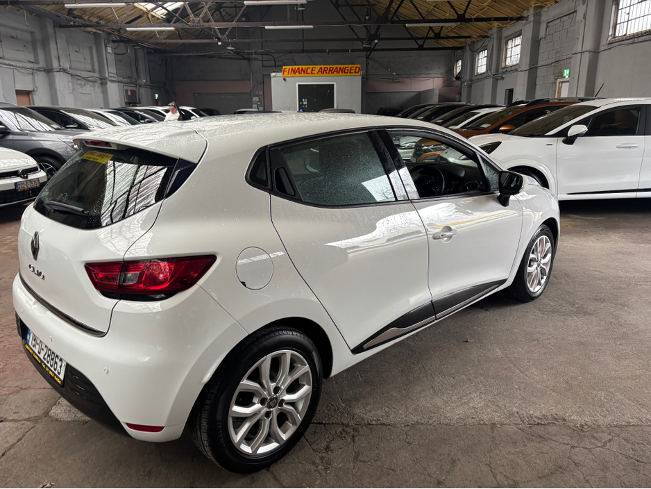 2019 Renault Clio - image 16