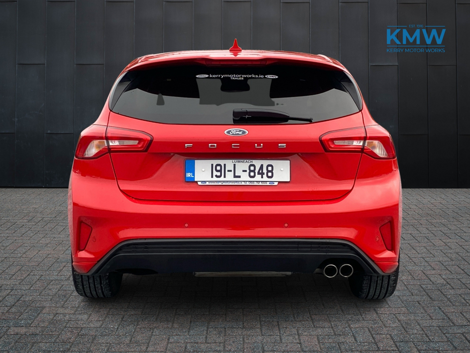 2019 Ford Focus - image 5