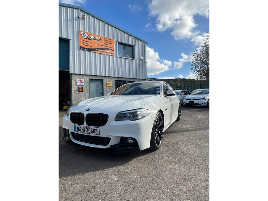 2016 BMW 5 Series - image 10