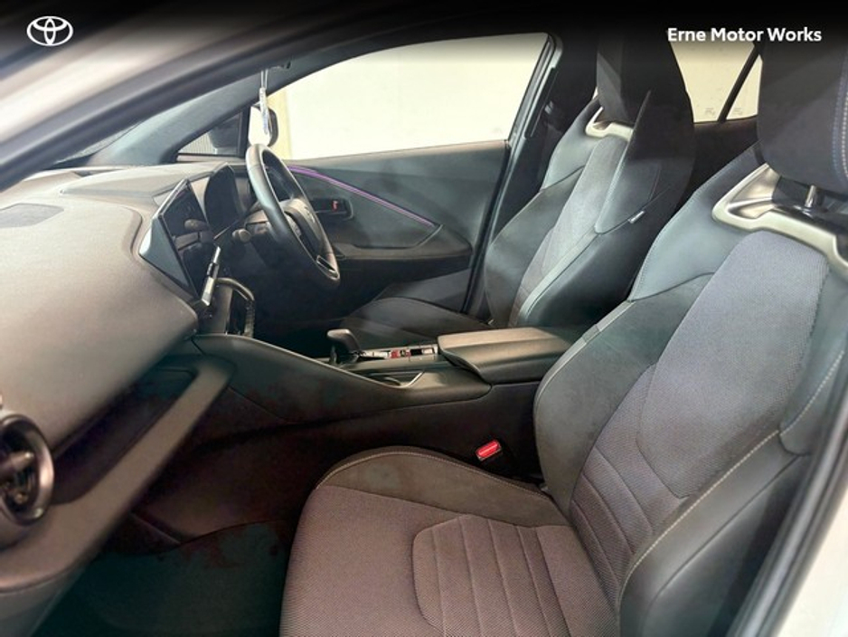 2024 Toyota C-HR - image 6