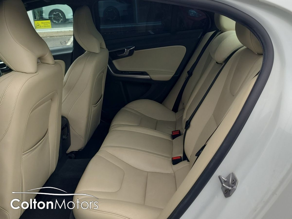 2017 Volvo S60 - image 13