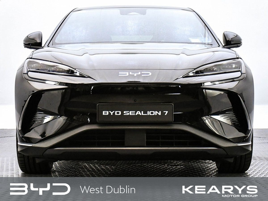 2025 BYD Sealion 7 - image 4