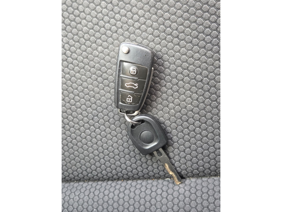 2013 Audi A1 - image 18