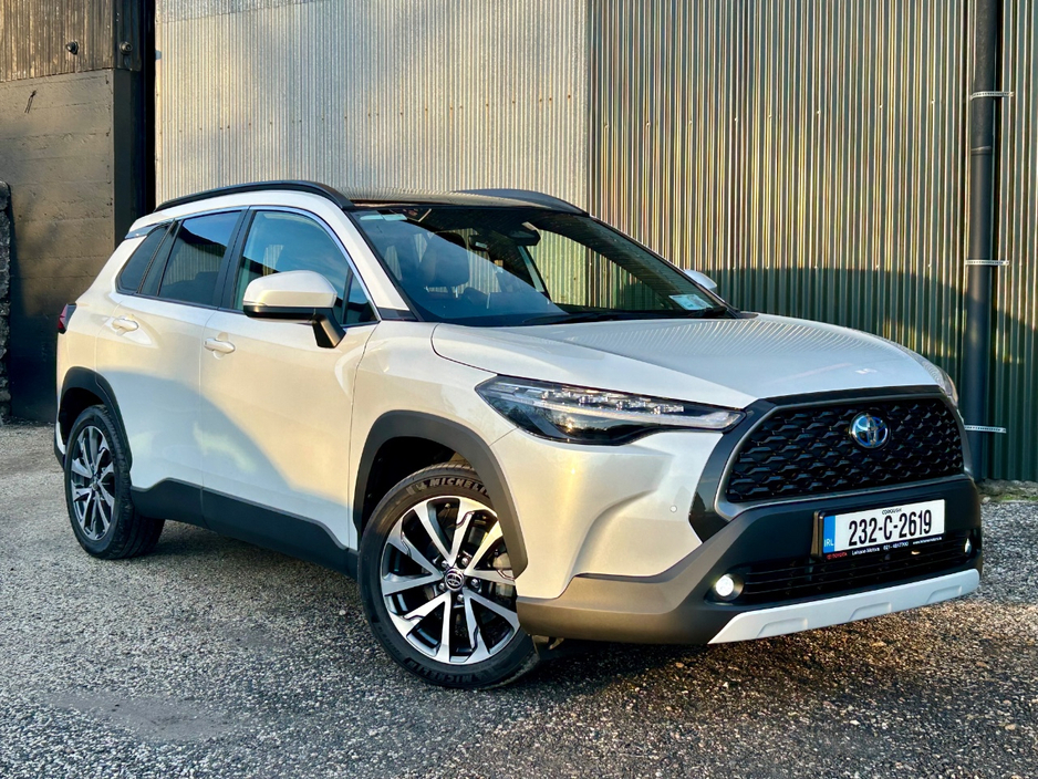 2023 Toyota Corolla Cross - image 2